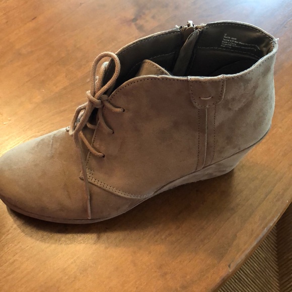 Merona booties - Picture 3 of 3